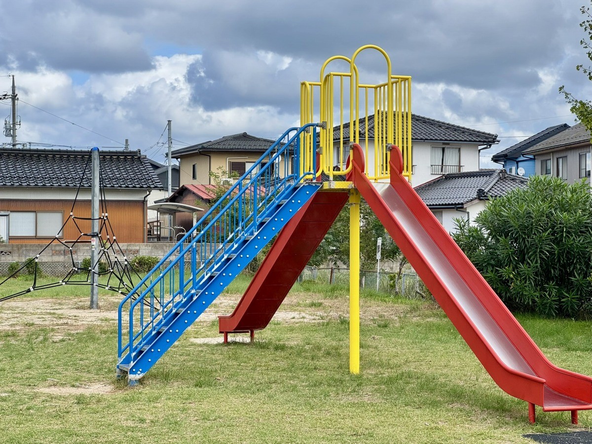 鳥取県米子市河崎にある『河崎団地1号公園』のすべり台