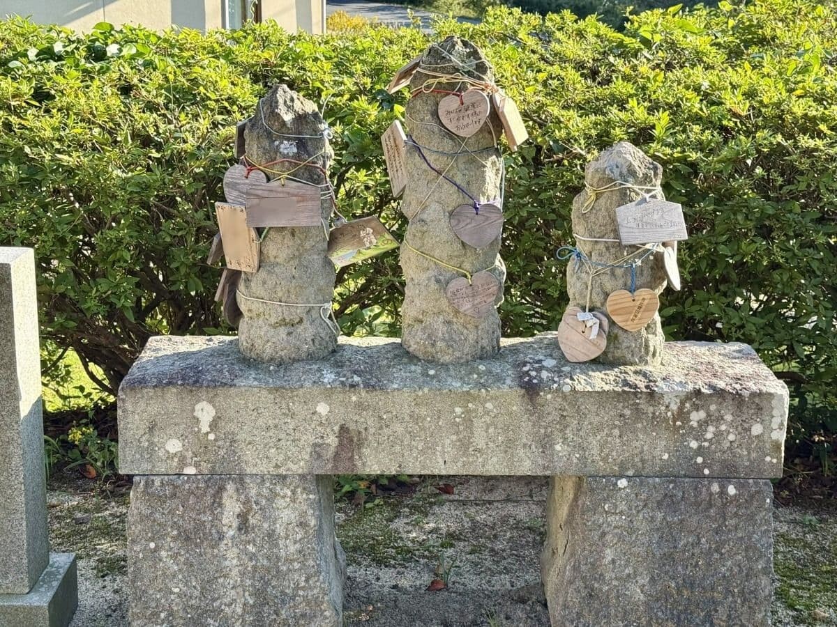 大田市「佐比賣山神社」の叶え杭