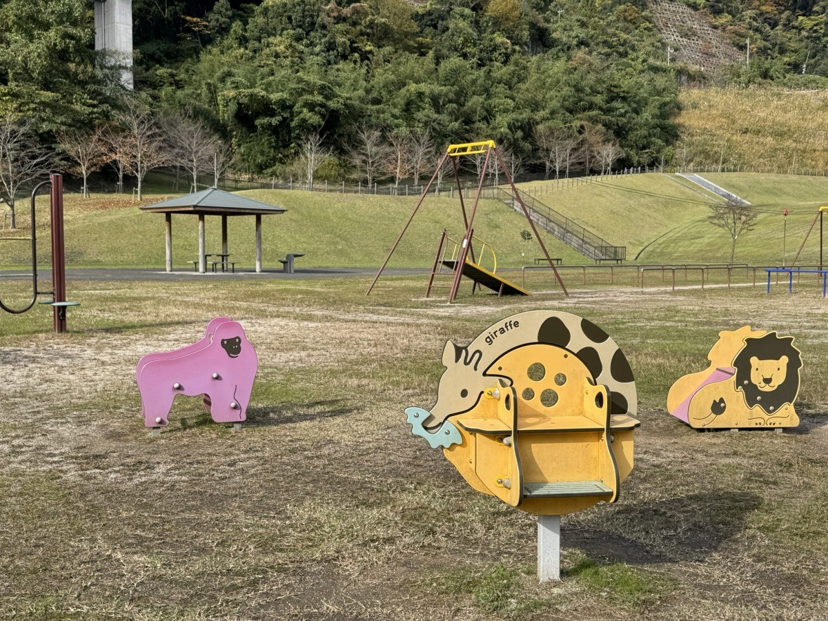 鳥取市国府町の公園『殿ダム記念広場』のスプリング遊具