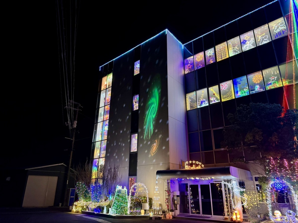 松江市東出雲町のエステック株式会社のイルミネーション