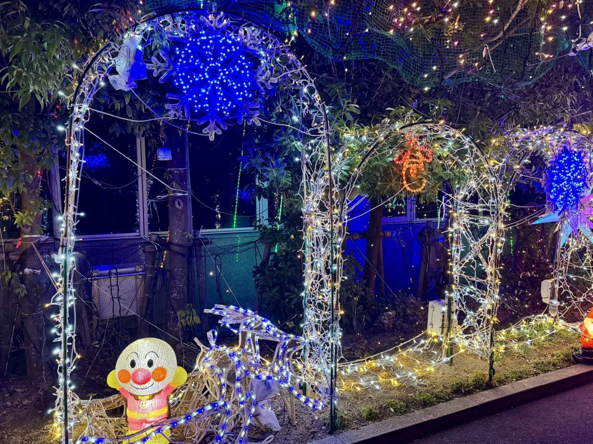 松江市東出雲町のエステック株式会社のイルミネーション