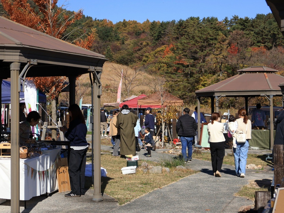 島根県大田市で開催されるイベント「さんべふたご座フェス＆さんべマルシェ」の会場の雰囲気