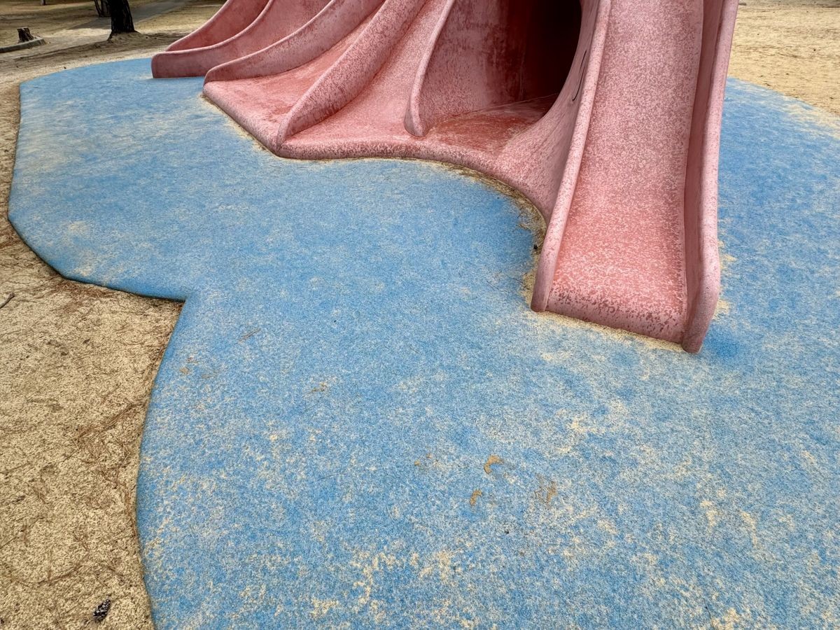 島根県出雲市の人気遊び場『島根県立浜山公園（林間こども広場）』のシンボル「タコの山」