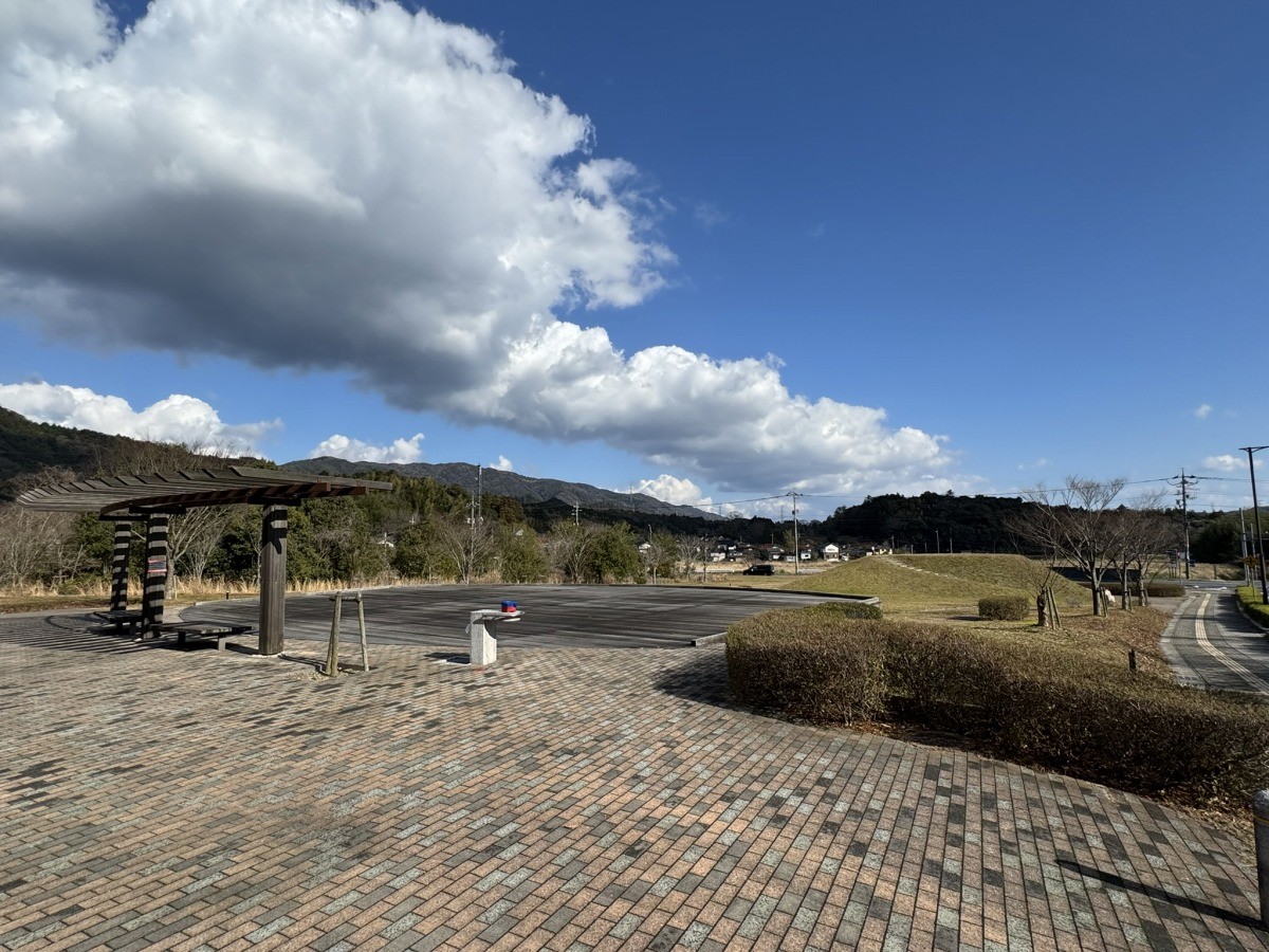 松江市北陵町にある公園『集いの広場』の全景