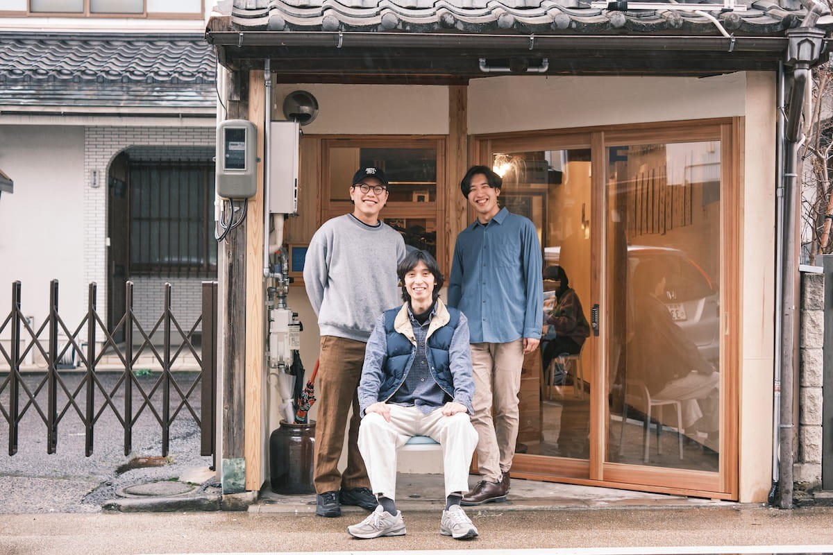 松江市和多見町のゲストハウス＆カフェ『余白』の外観