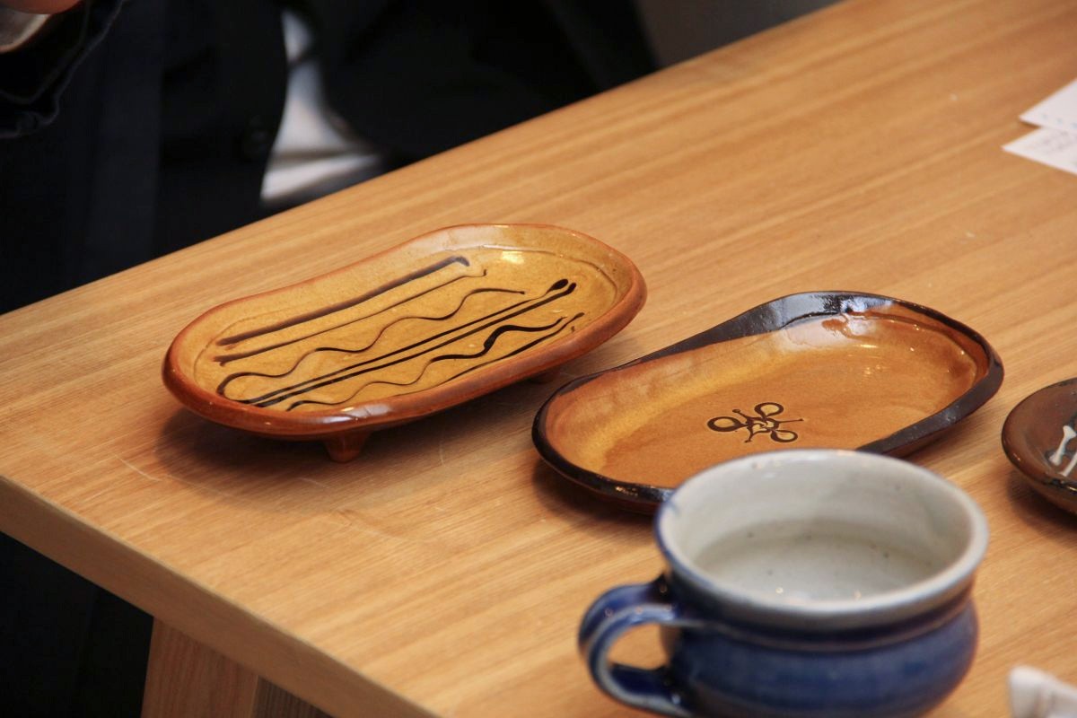 松江市和多見町のゲストハウス＆カフェ『余白』で使わている民藝の器