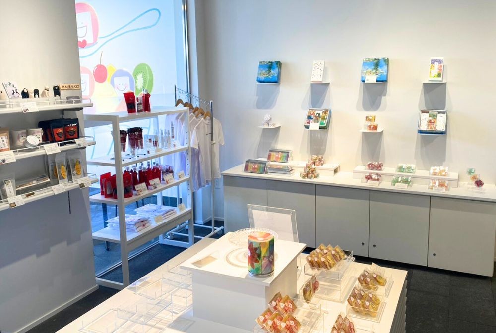 島根県出雲市にある「いづも寒天工房 出雲大社参道本店」の店内