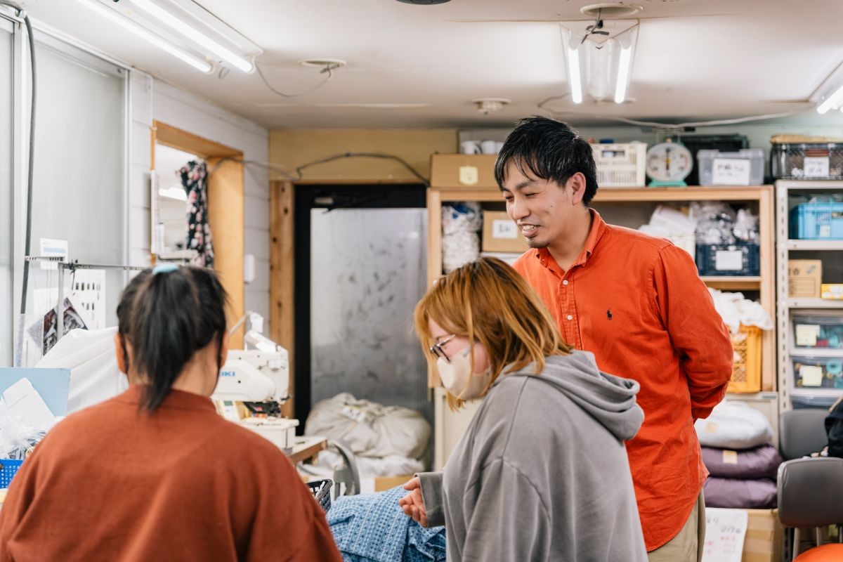 島根県出雲市の洋裁工場「スリーケー」の工場内部の様子