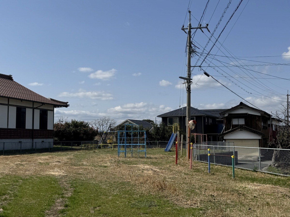 米子市日下の公園『日下児童遊園地』の全景