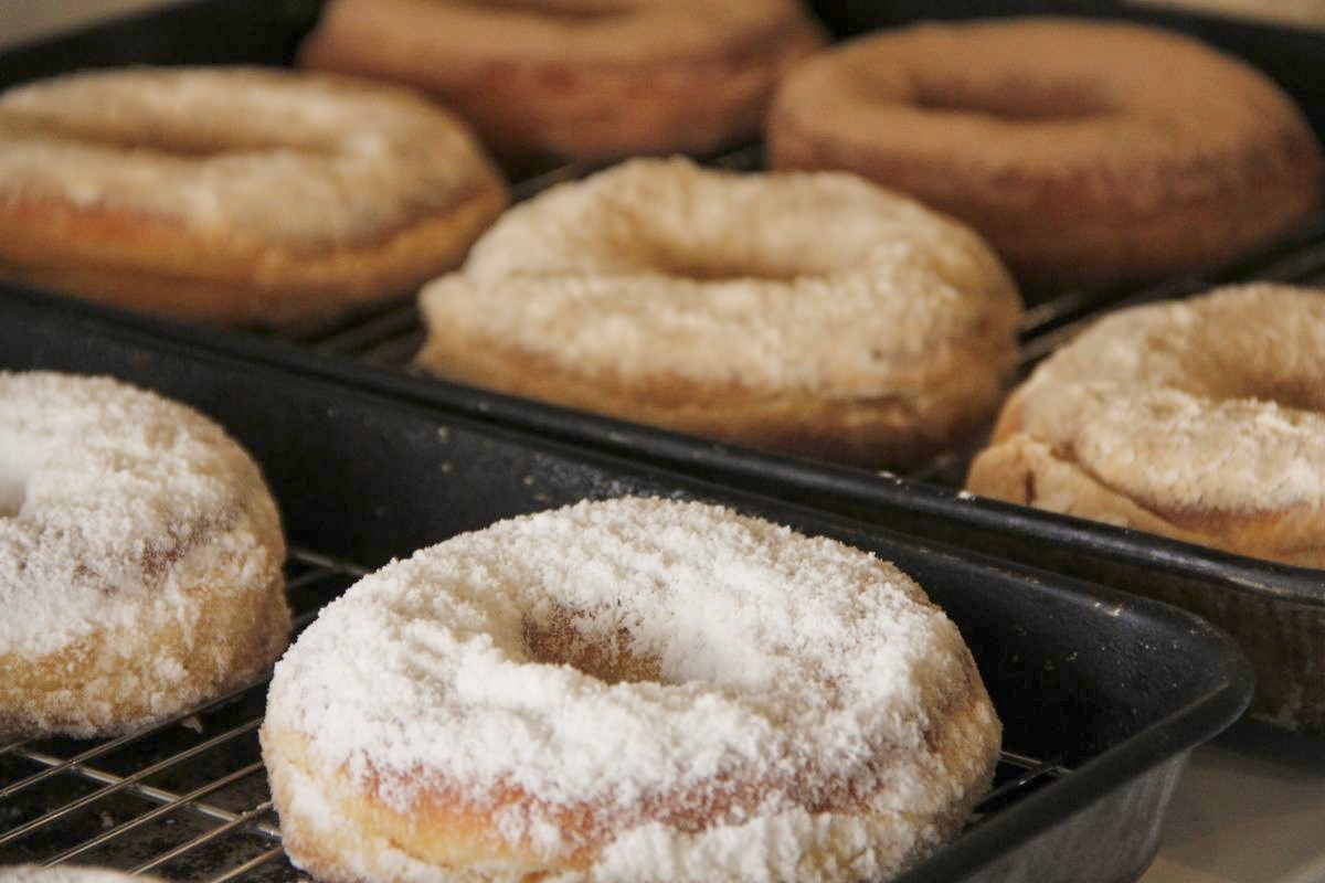 鳥取県伯耆町の人気パン屋『おいしいパンの満てん』のドーナツ