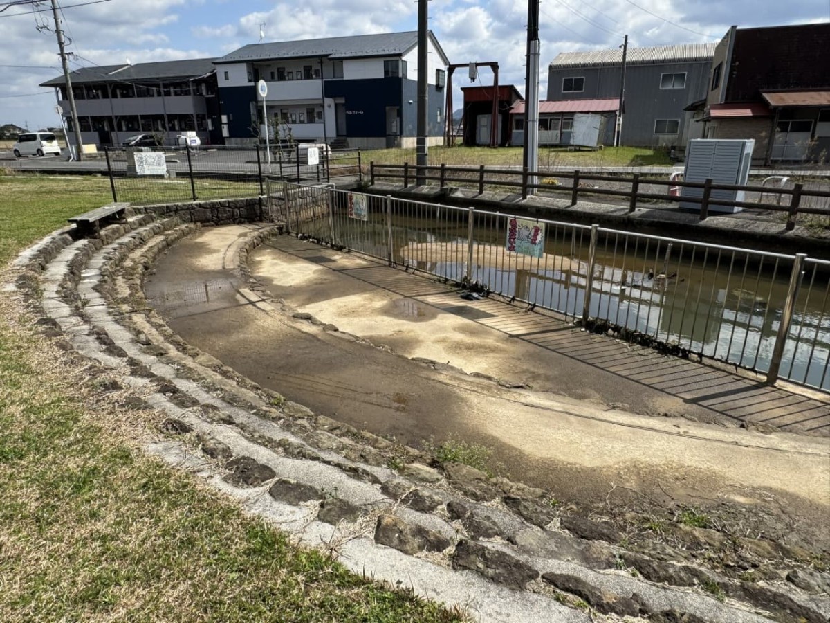 島根県出雲市斐川町にある『今在家親水公園』の親水スペース