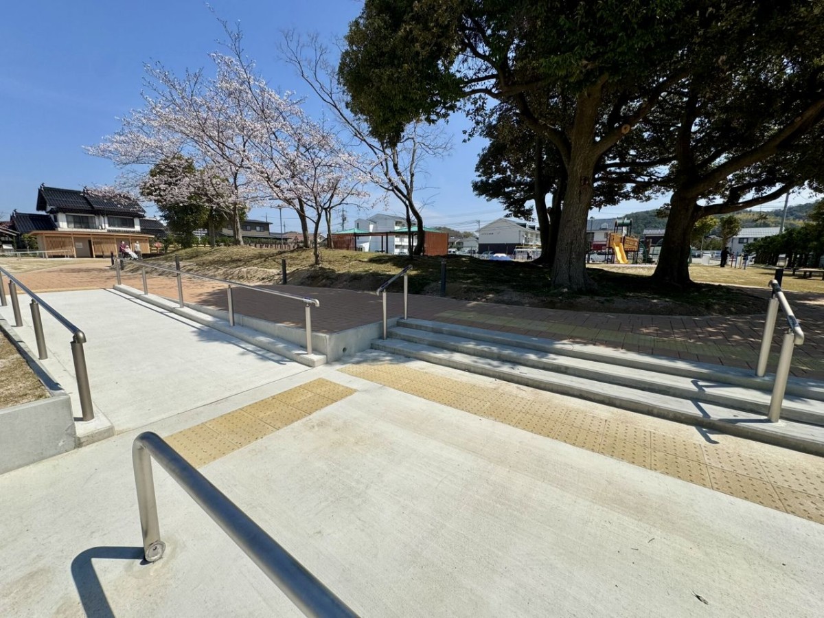 リニューアルした米子市『目久美公園』の入口