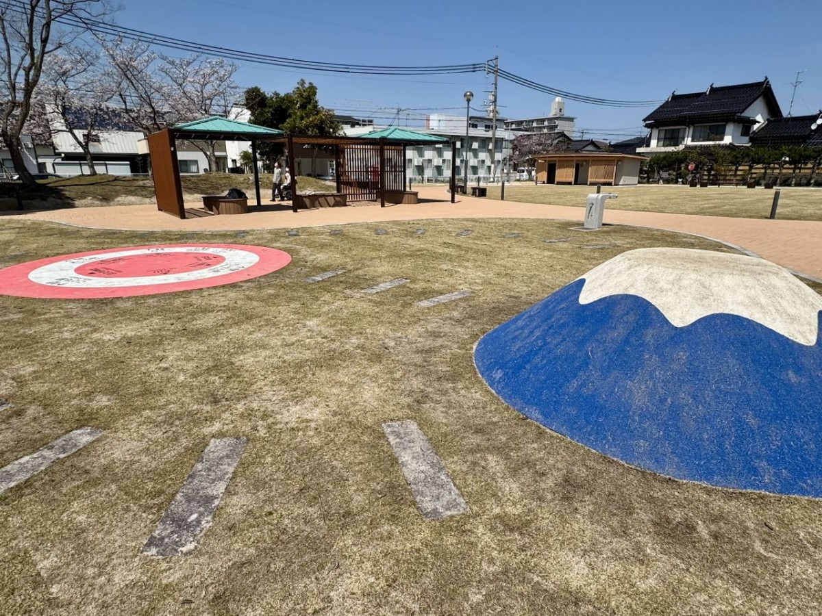 リニューアルした米子市『目久美公園』の大山の遊具