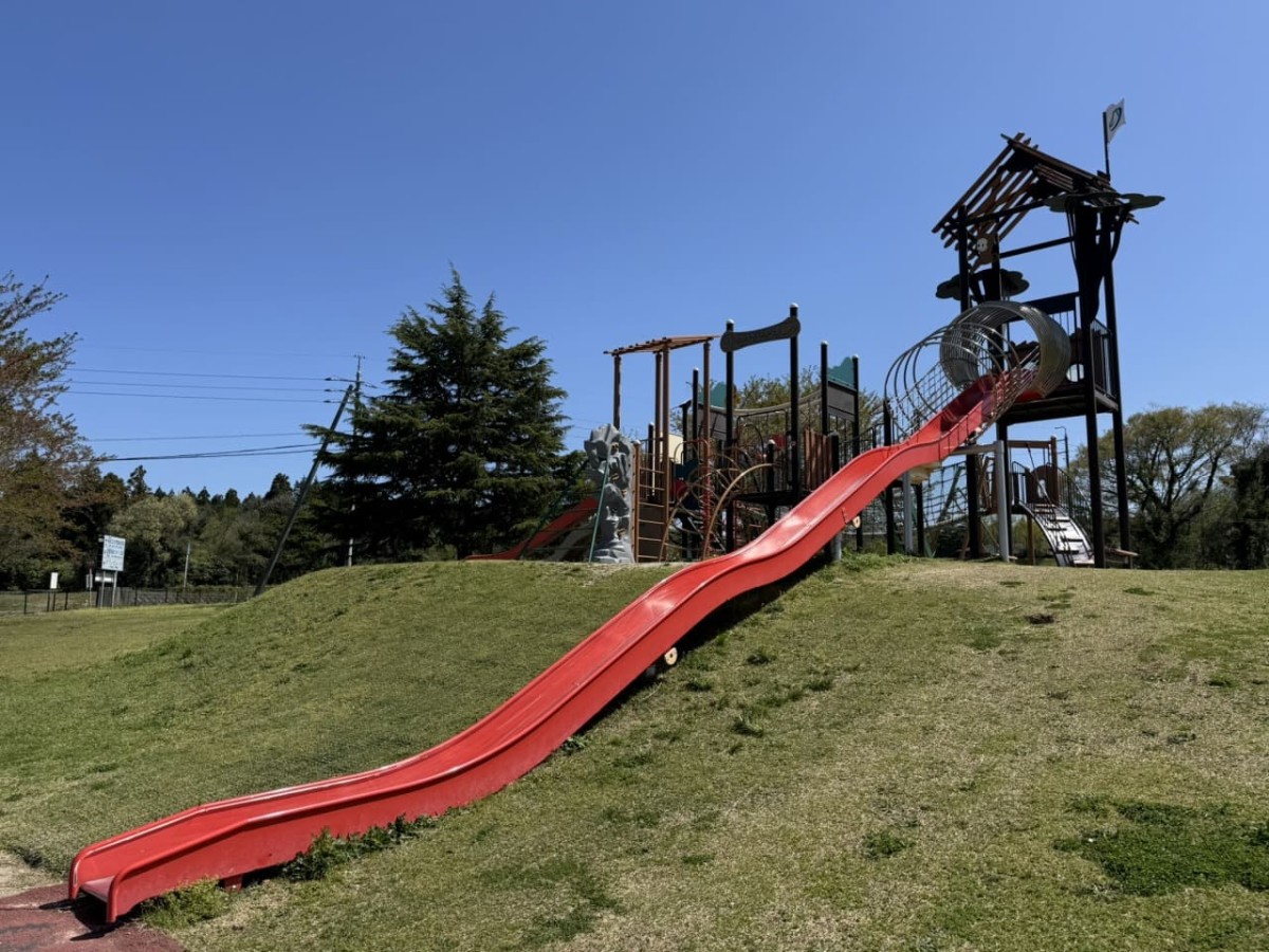 鳥取県伯耆町の遊び場『伯耆町総合スポーツ公園』の遊具