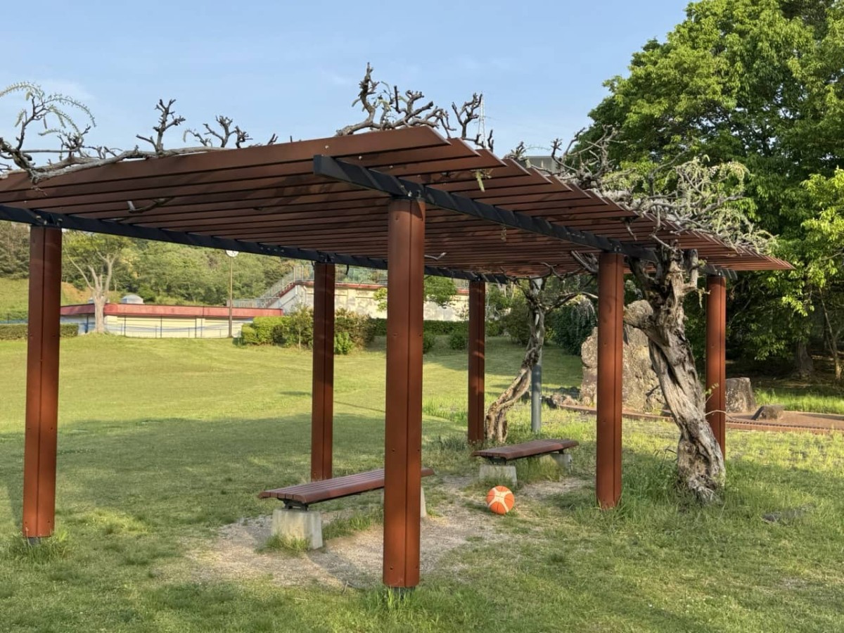 島根県浜田市三隅町の『三隅中央公園』の休憩所