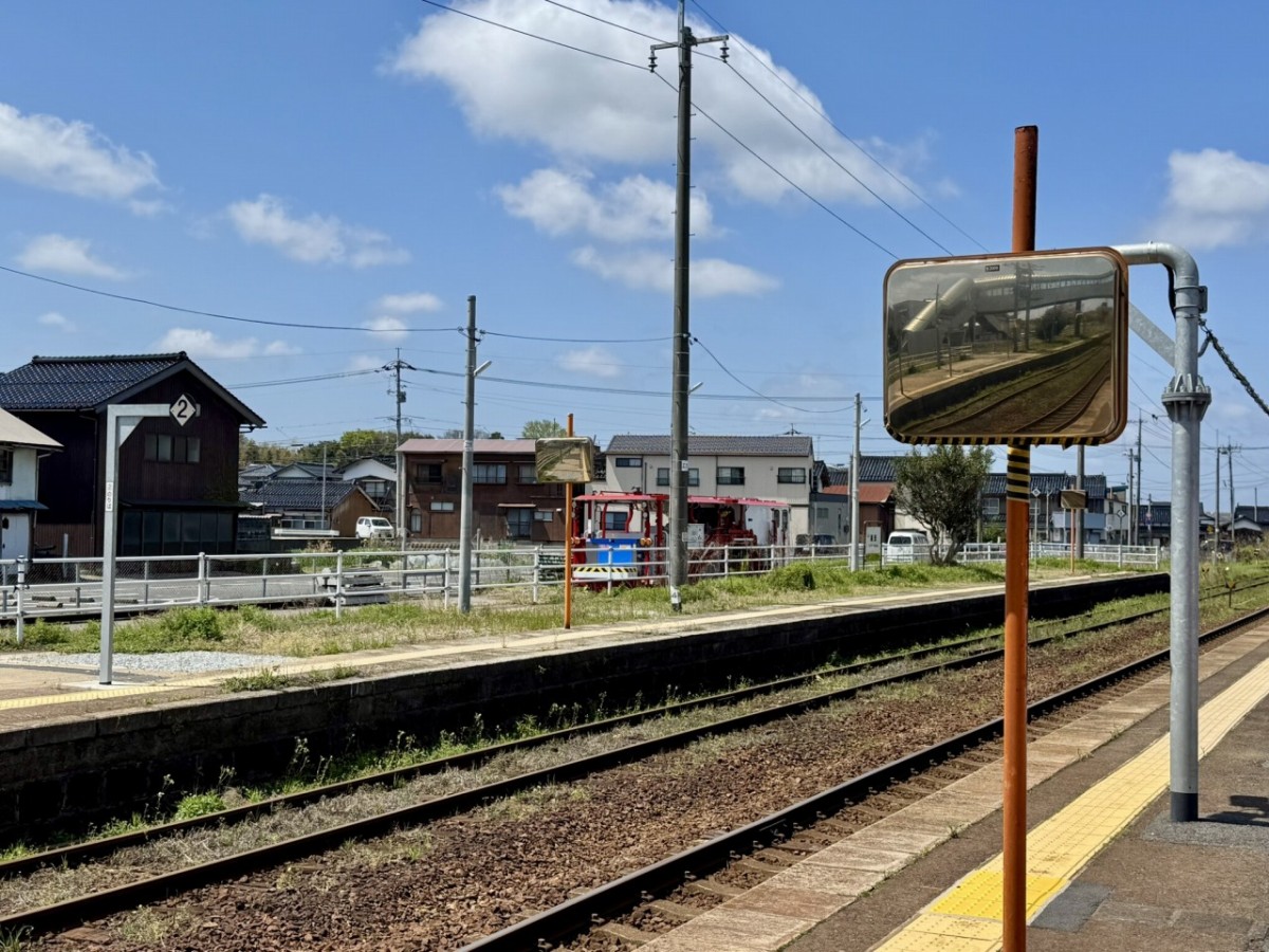 鳥取県琴浦町のJR浦安駅のホーム