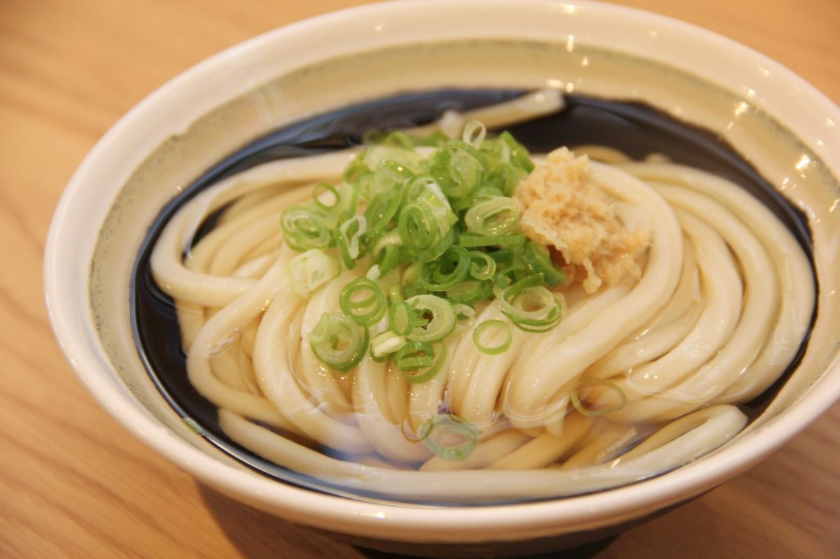 島根県松江市の『讃岐うどんセンター松江店』のかけうどん