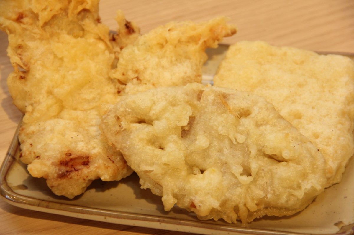 島根県松江市の『讃岐うどんセンター松江店』の天ぷら盛り合わせ