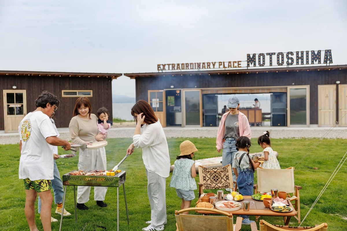 松江市八束町にある「エクストラオーディナリー プレイス モトシマ」の利用風景