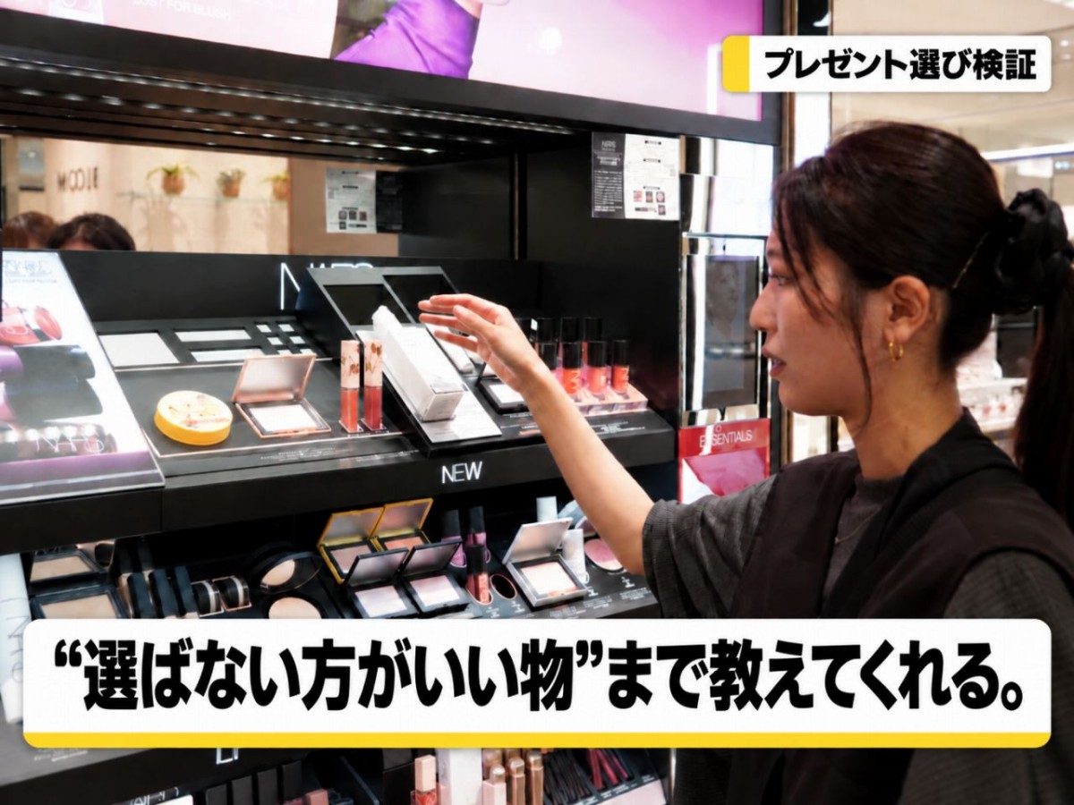 商品を選んでいるスタッフさん