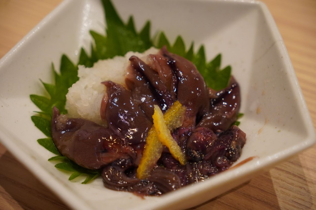 シャミネ松江内にある居酒屋「はなの舞」のホタルイカの沖漬け