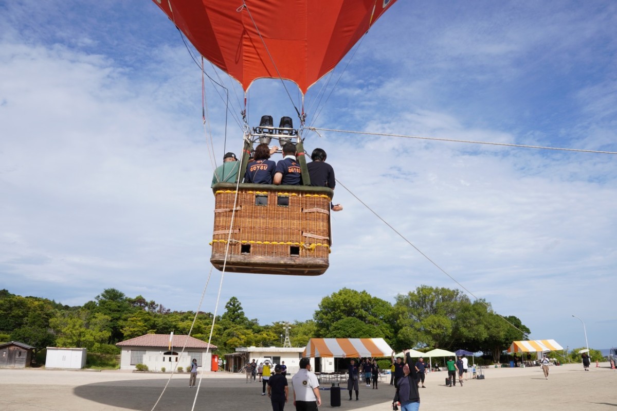 島根県江津市で開催された「気球フェス」の会場の様子