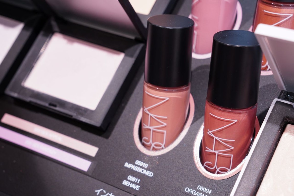 『NARS』の「インセイシャブル リキッドブラッシュ」の商品写真
