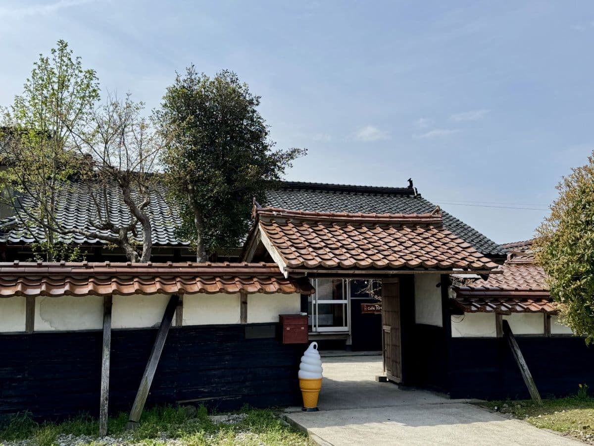 鳥取県米子市の古民家の北欧カフェ『カフェトムテ』の外観