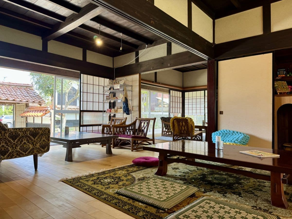 鳥取県米子市の古民家の北欧カフェ『カフェトムテ』の店内
