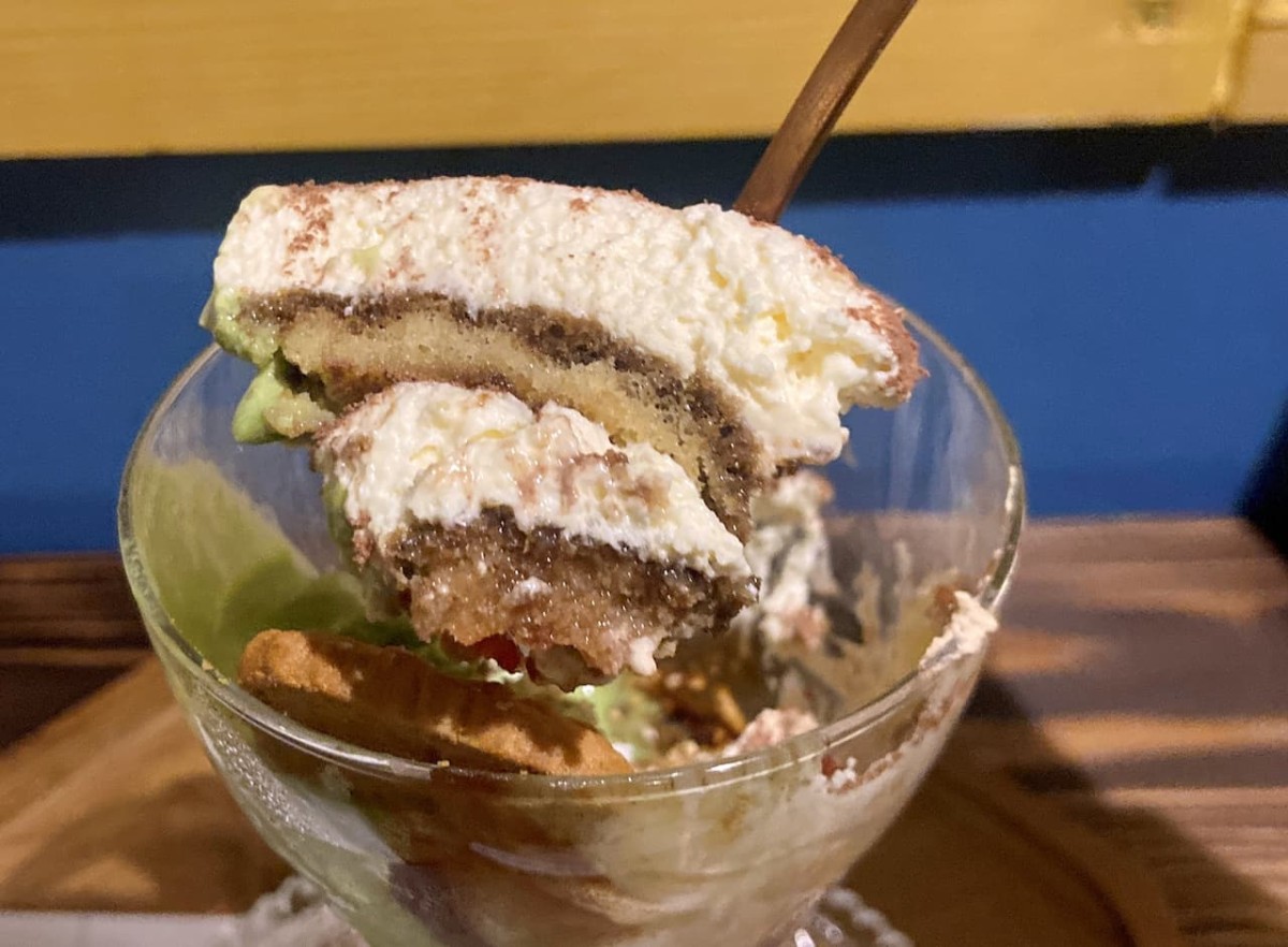 島根県出雲市にある『コーヒースタンド李庵』の「スペシャル李庵パフェ」