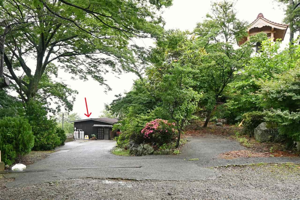 島根県大田市にある『清水大師寺』の境内
