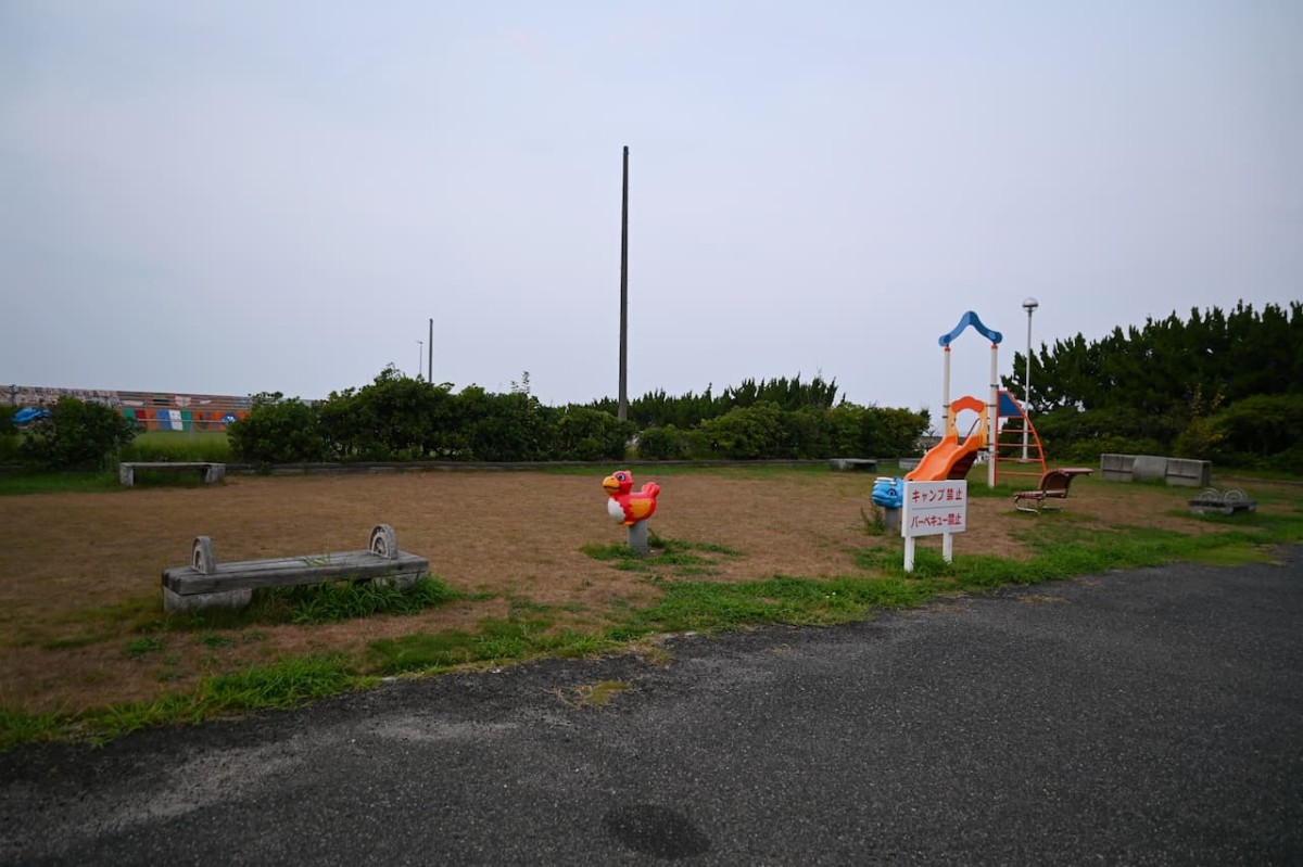 鳥取県鳥取市にある「酒津漁港」周辺の公園