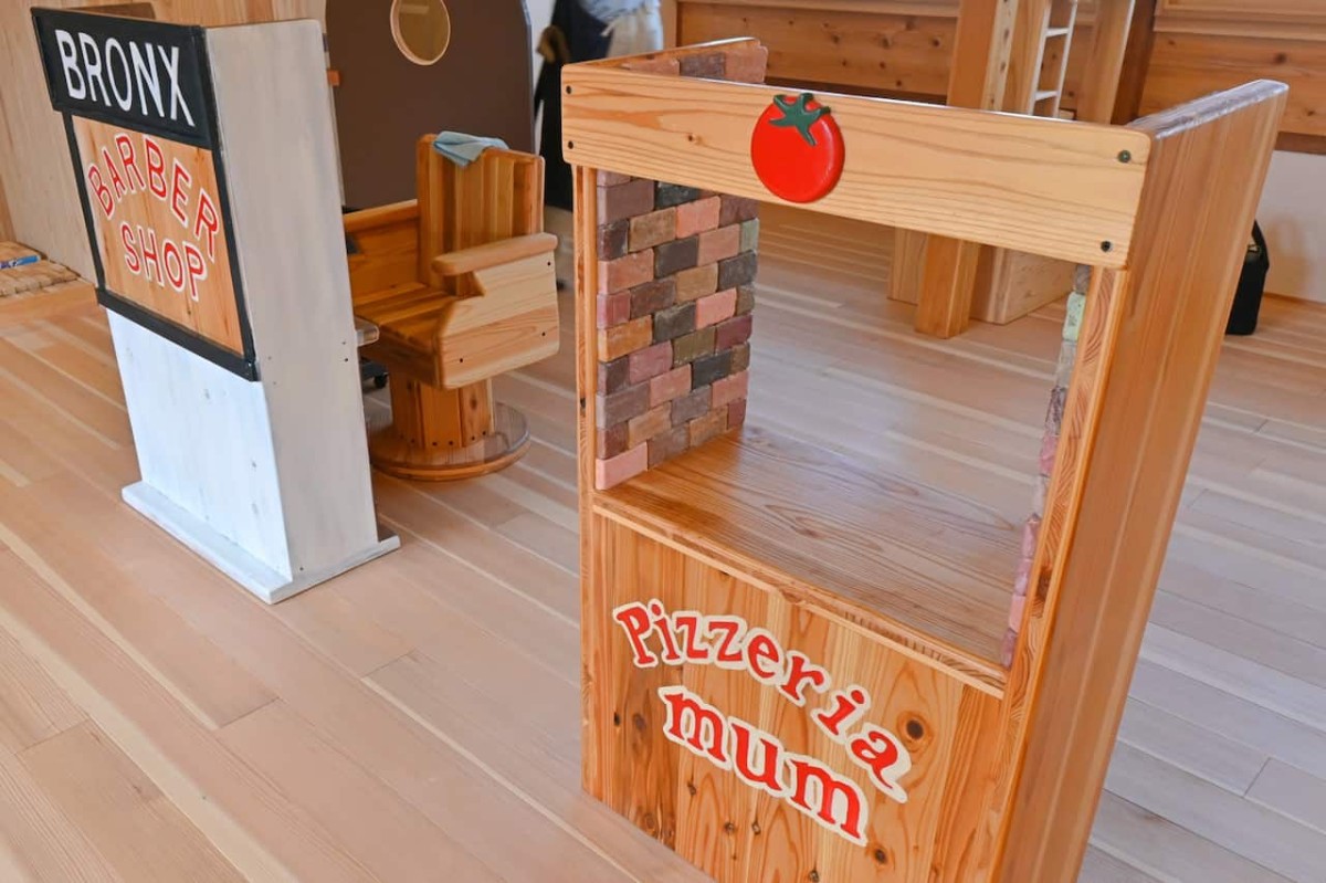 鳥取県米子市にある『おもちゃ屋SUN』のごっこ遊びコーナー