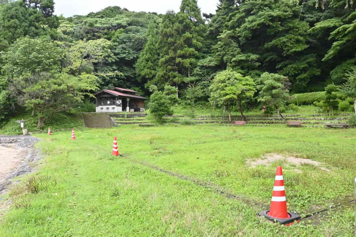 島根県安来市にある『十神山なぎさ公園』の緑地広場