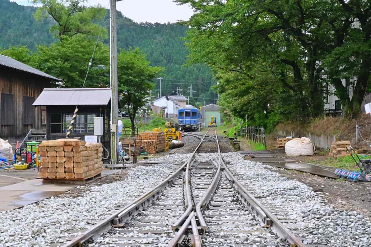 鳥取県八頭郡若桜町にある『若桜駅』のホーム