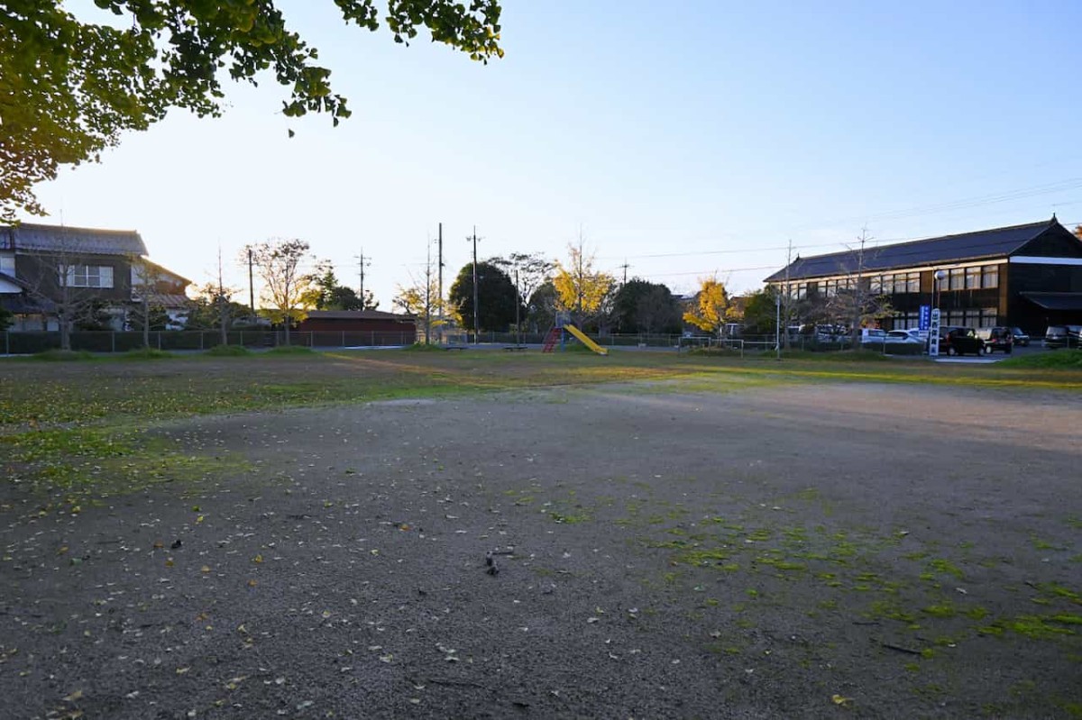 島根県出雲市にある『下出西遊園地』の様子