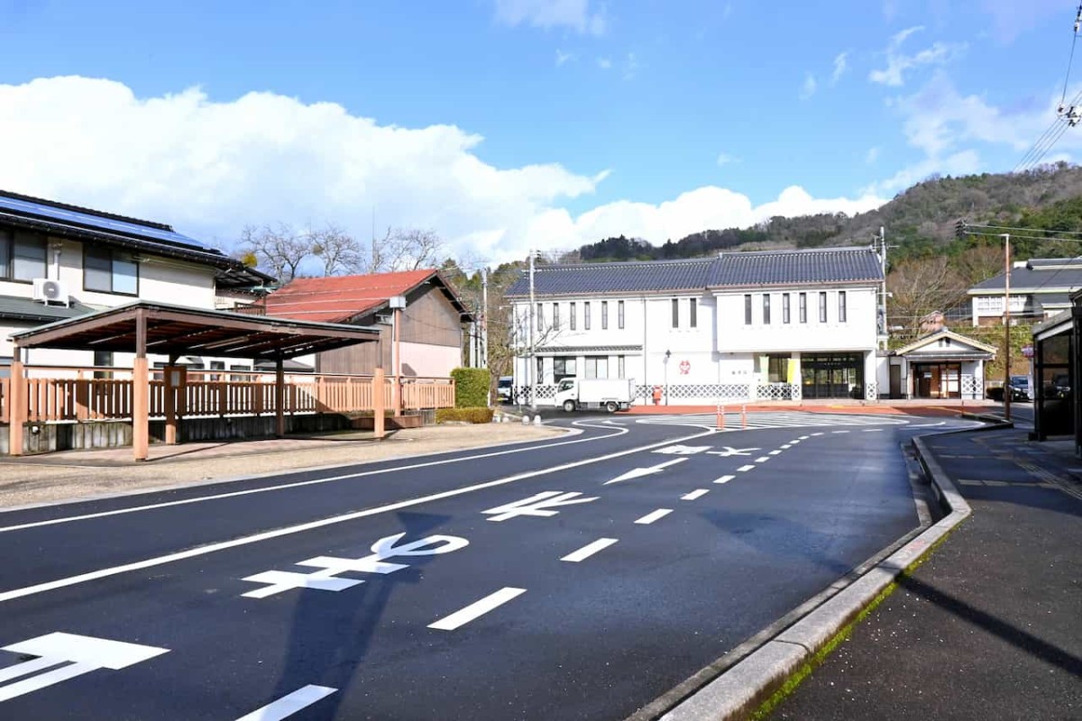 鳥取県西伯郡伯耆町にある『伯耆溝口駅』の外観