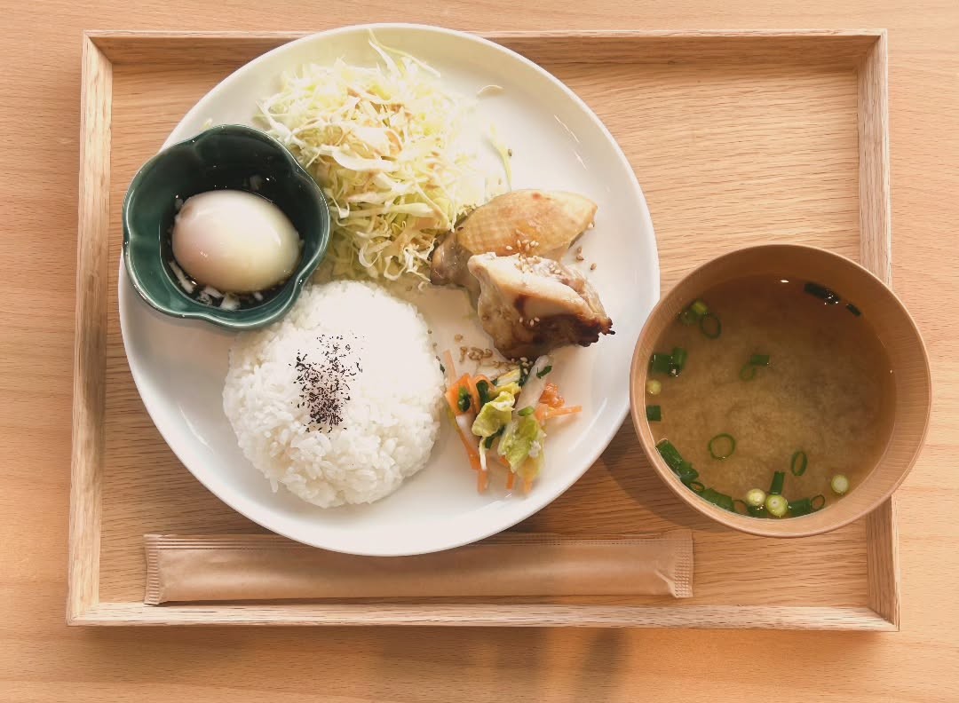 島根県松江市にオープンした『食堂とカフェ つくる』のランチメニュー