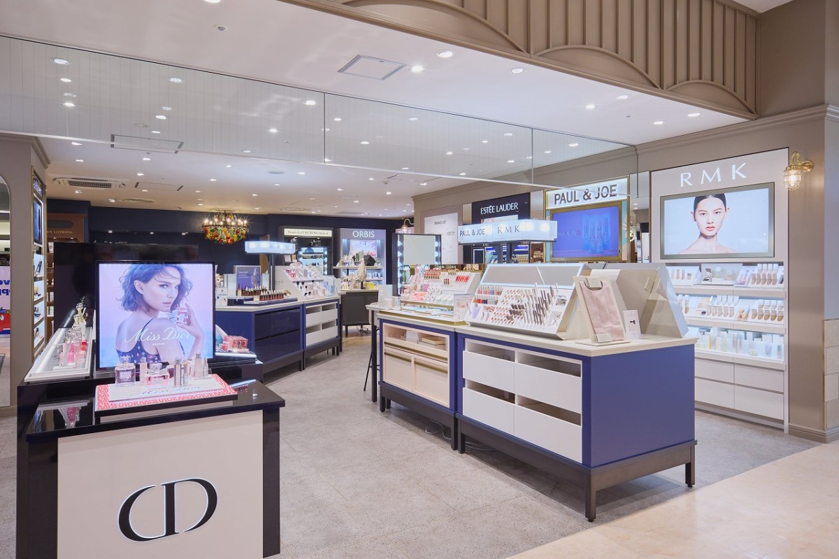 島根県松江市の駅ビル『シャミネ松江』にオープンしたセレクトショップ『フルーツギャザリングシャミネ松江』の店内の様子