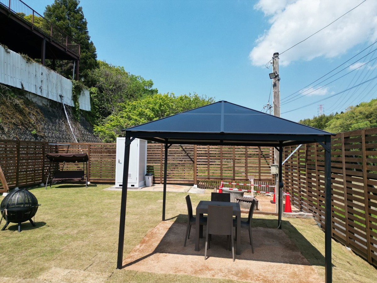 島根県松江市にオープンしたドッグパーク『MiniatureGarden』の施設内の様子