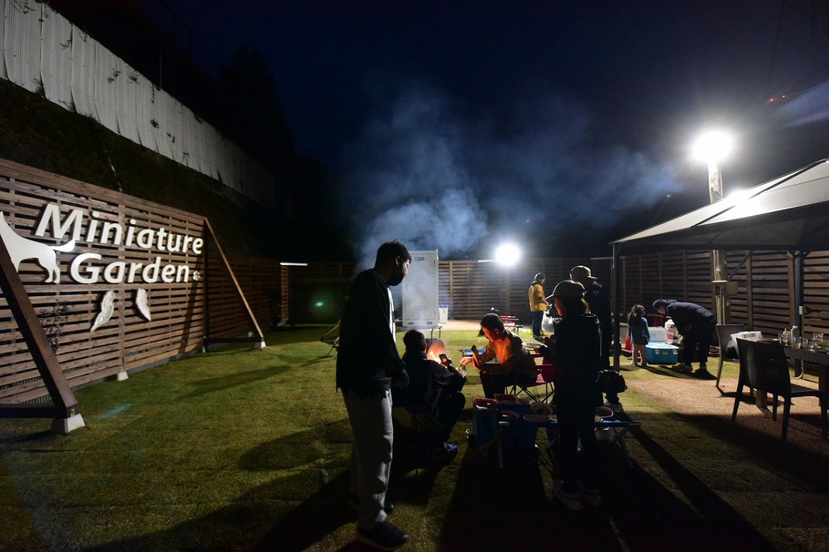島根県松江市にオープンしたドッグパーク『MiniatureGarden』の施設内の様子