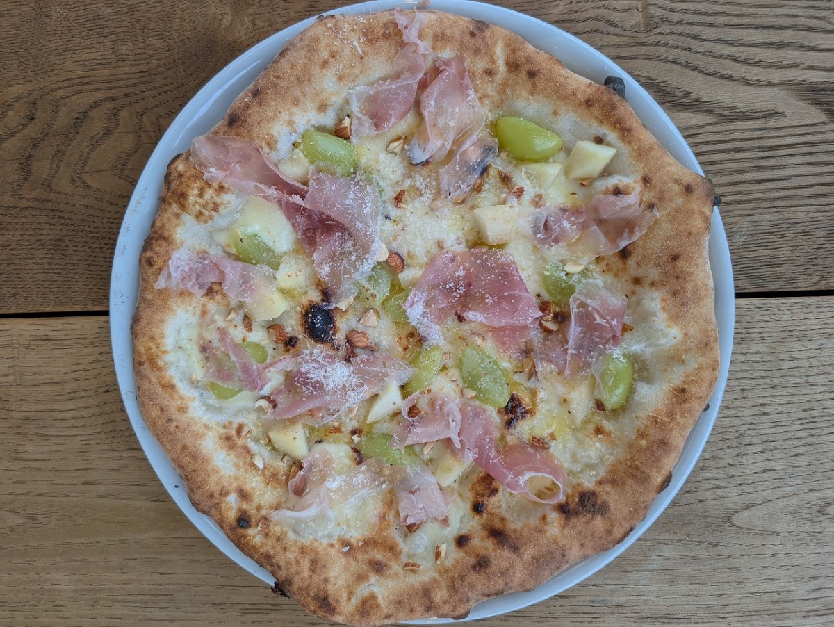 島根県松江市にオープンした『Pizzeria R』のピザ