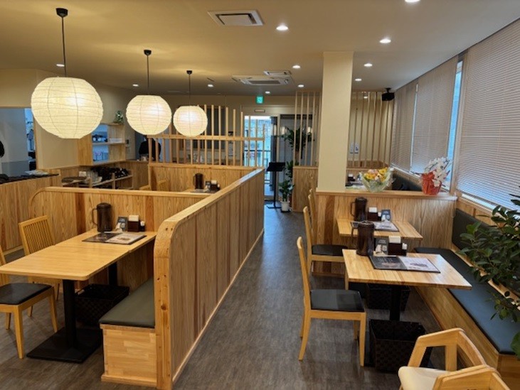 鳥取県鳥取市にオープンした『とろけるハンバーグ福よし鳥取店』の店内の様子