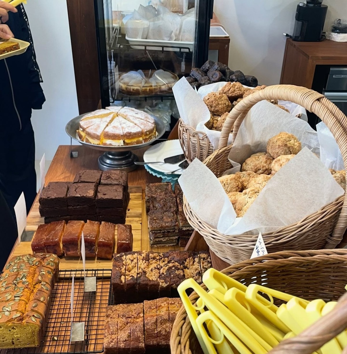 島根県出雲市にオープンした焼き菓子店『Bake Shop PAUSE』の店内の様子