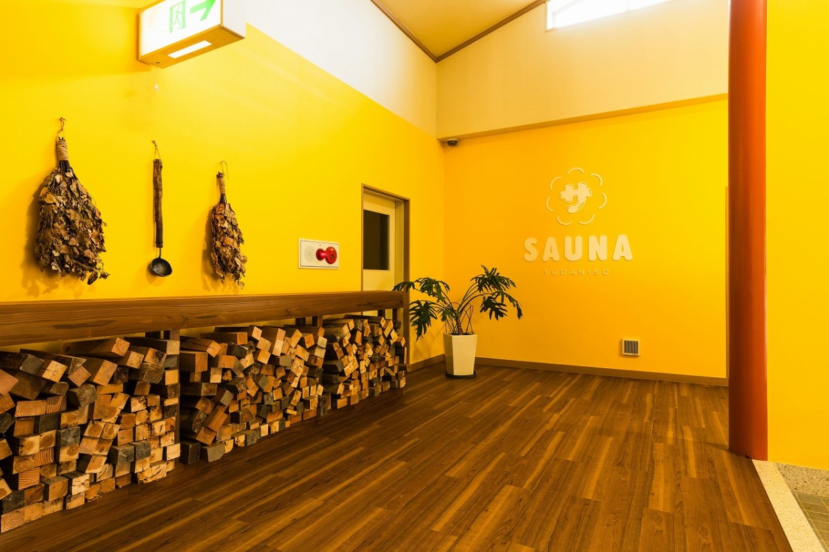 鳥取県鳥取市の日帰り温泉施設『湯谷荘』のサウナ施設内の様子