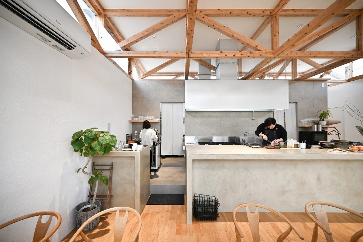 島根県益田市にオープンしたレストラン『Più（ピウ）』の店内の様子