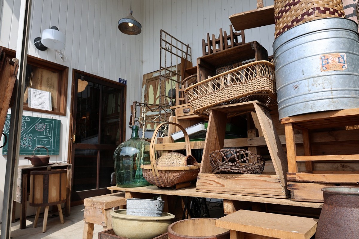 島根県出雲市にある『古道具チクタ』の外観