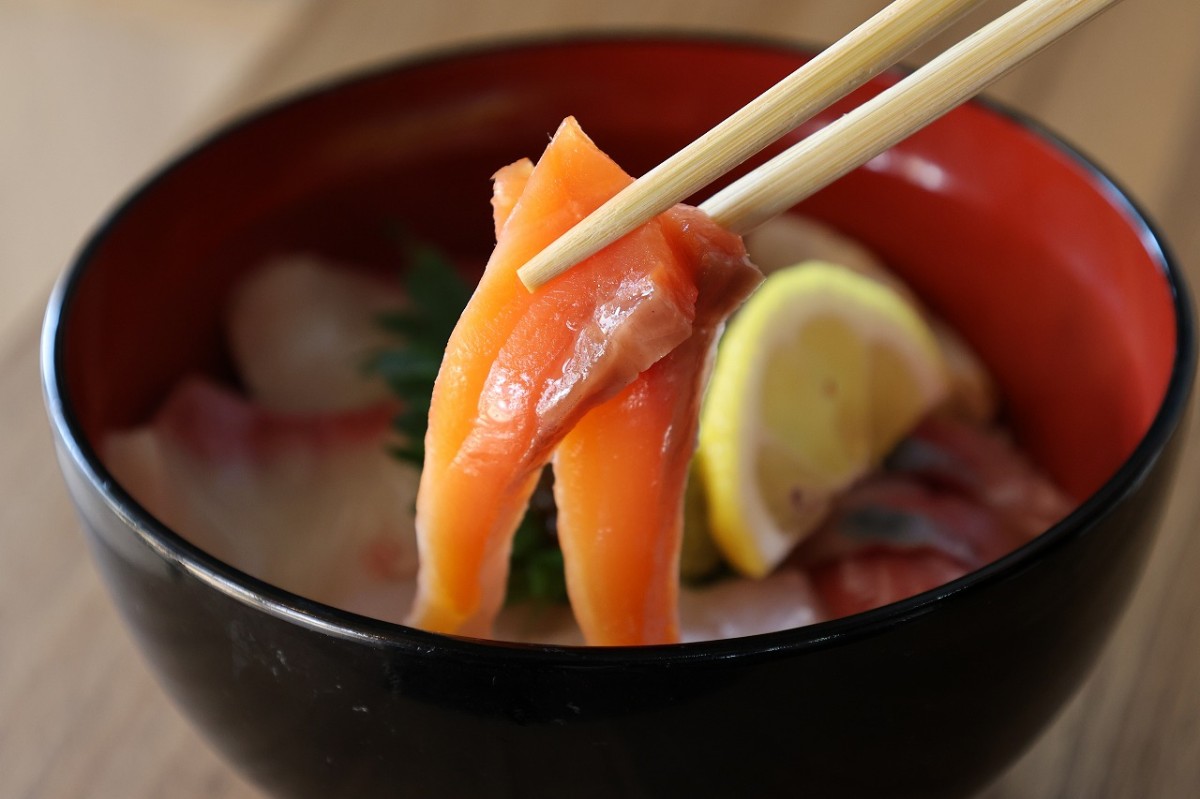 島根県松江市のカラコロ工房内にある海鮮レストラン『海鮮市場Taverna Content』の海鮮丼