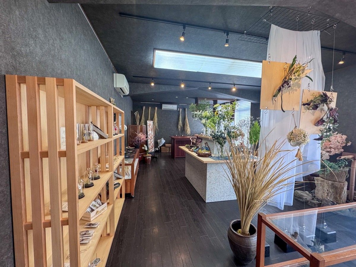 島根県出雲市にある『縁結花屋一蓮』の店内の様子