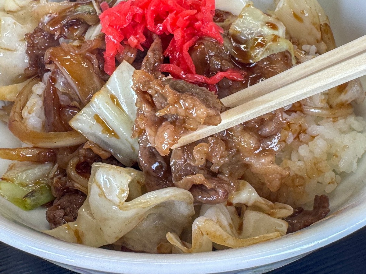 島根県出雲市にある食事処『たばら食堂』の「和牛焼肉丼」